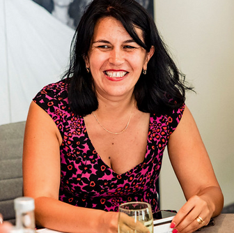 Smiling lady icon.png