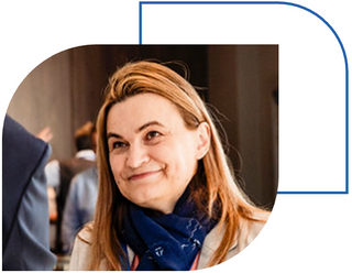 Person with keyline 5.png